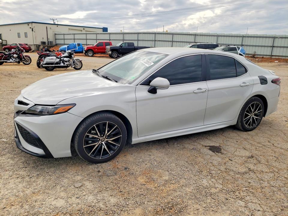 TOYOTA CAMRY 2024 with VIN 4T1G11AK2RU237253 - Photo from auction