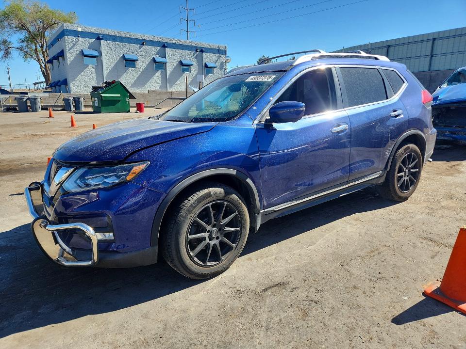 NISSAN ROGUE 2017 with VIN 5N1AT2MVXHC759922 - Photo from auction