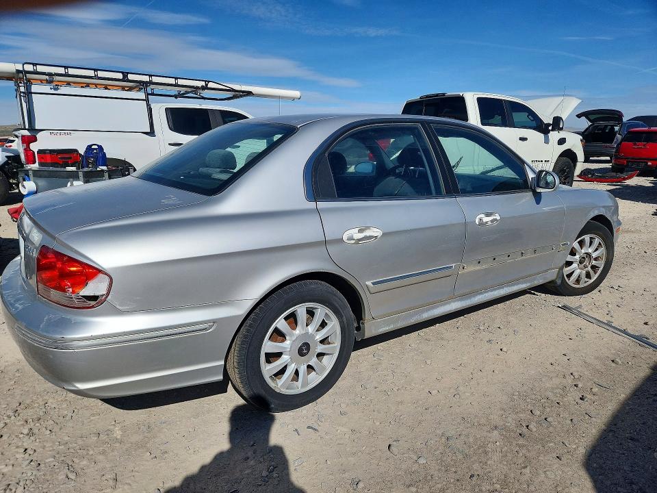 Photo 3 from auction – 2005 HYUNDAI SONATA with VIN KMHWF35H25A110845