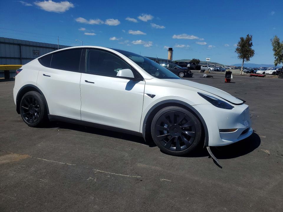 Photo 4 from auction – 2023 TESLA MODEL Y with VIN 7SAYGAEE4PF903114