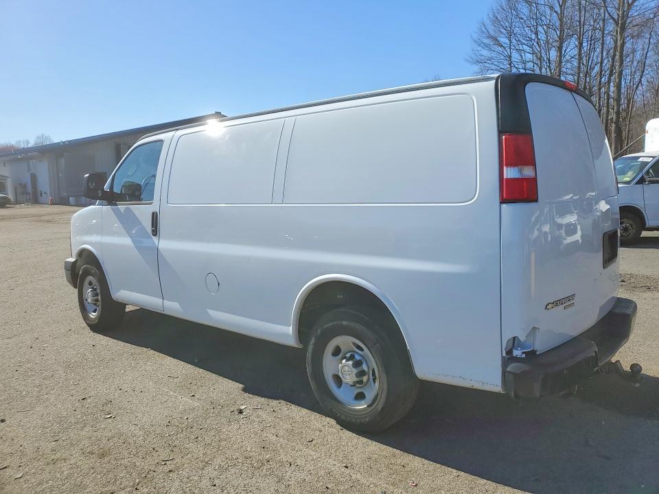 Photo 2 from auction – 2016 CHEVROLET EXPRESS G2500 with VIN 1GCWGAFF1G1255753