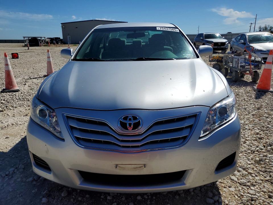 Photo 5 from auction – 2011 TOYOTA CAMRY with VIN 4T4BF3EK2BR177553