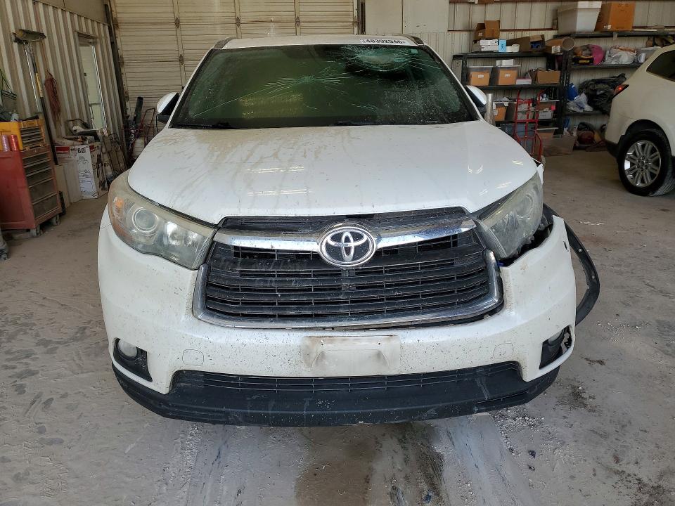 Photo 5 from auction – 2016 TOYOTA HIGHLANDER with VIN 5TDKKRFH2GS143351