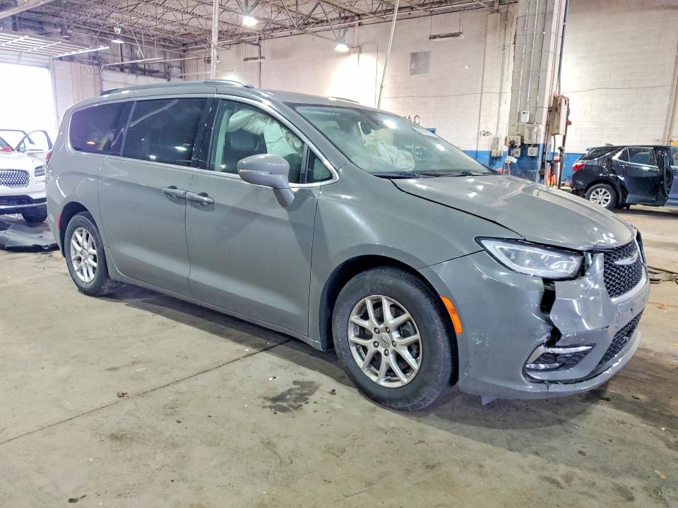 Photo 4 from auction – 2022 CHRYSLER PACIFICA with VIN 2C4RC1BG8NR114047