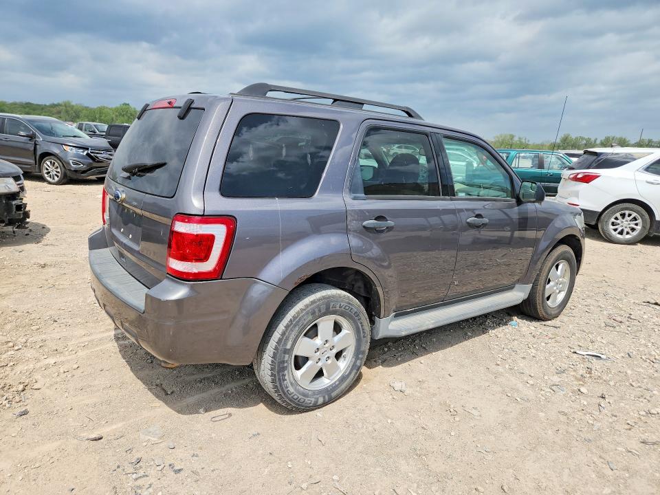 Photo 3 from auction – 2011 FORD ESCAPE with VIN 1FMCU0D75BKA87972