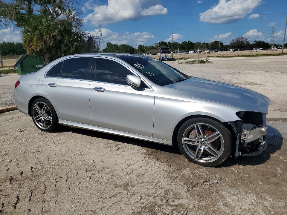 Photo 4 from auction – 2017 MERCEDES-BENZ E with VIN WDDZF4JB4HA240953