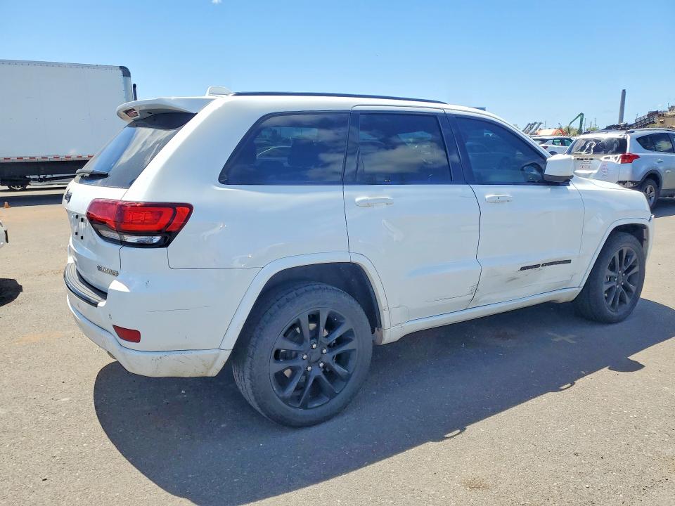 Photo 3 from auction – 2017 JEEP GRAND CHEROKEE with VIN 1C4RJFAG2HC771895