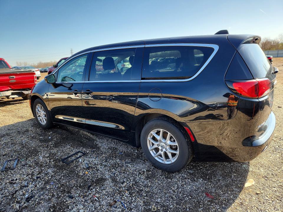 Photo 2 from auction – 2022 CHRYSLER VOYAGER with VIN 2C4RC1CG9NR218643