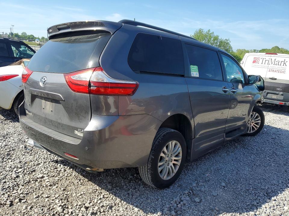 Photo 3 from auction – 2017 TOYOTA SIENNA with VIN 5TDYZ3DC2HS881386
