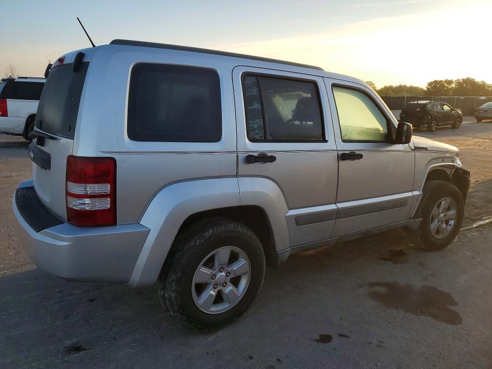 Photo 3 from auction – 2011 JEEP LIBERTY with VIN 1J4PP2GK5BW594821