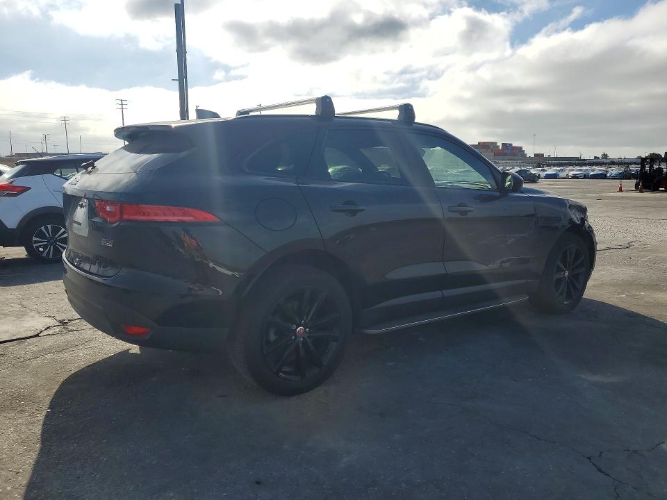 Фото 3 с аукциона – 2018 JAGUAR F-PACE с VIN SADCK2FN9JA265845
