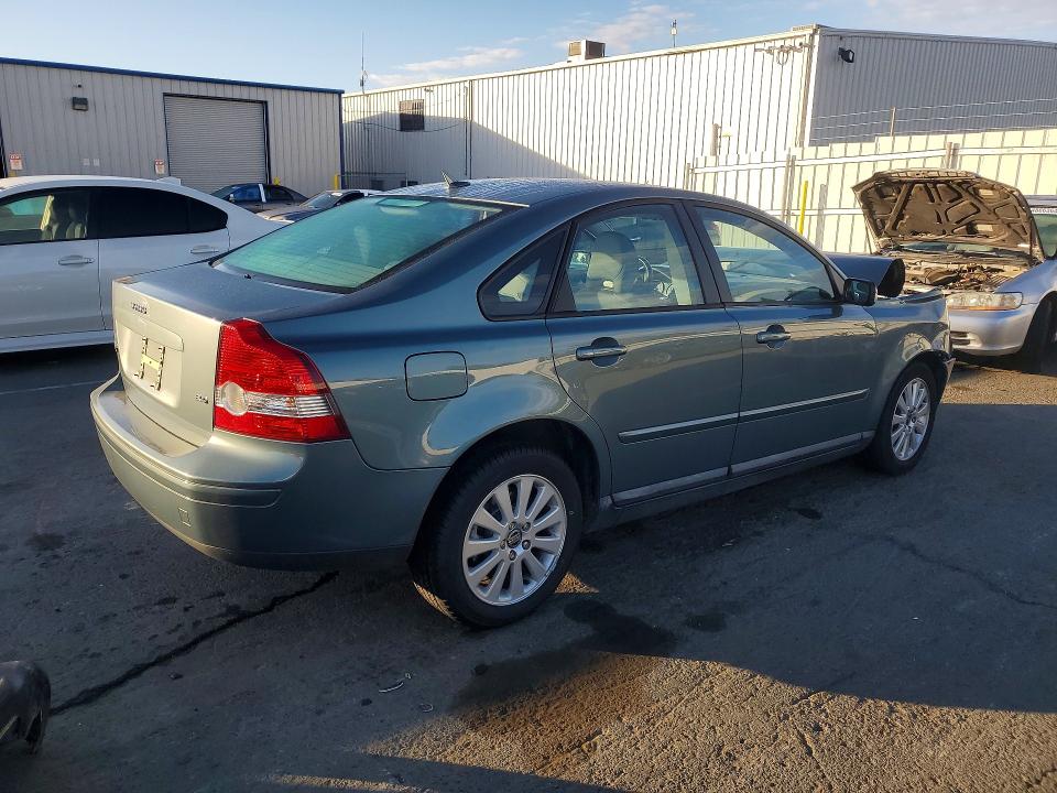 صورة رقم 3 من المزاد - 2005 VOLVO S40 مع VIN YV1MS390952051860