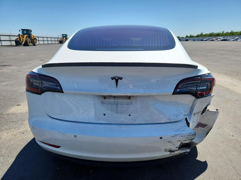 Photo 6 from auction – 2018 TESLA MDL 3 with VIN 5YJ3E1EA5JF026165