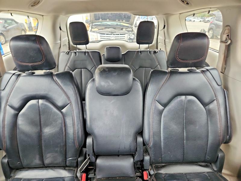 Photo 10 from auction – 2018 CHRYSLER PACIFICA with VIN 2C4RC1EG0JR330299