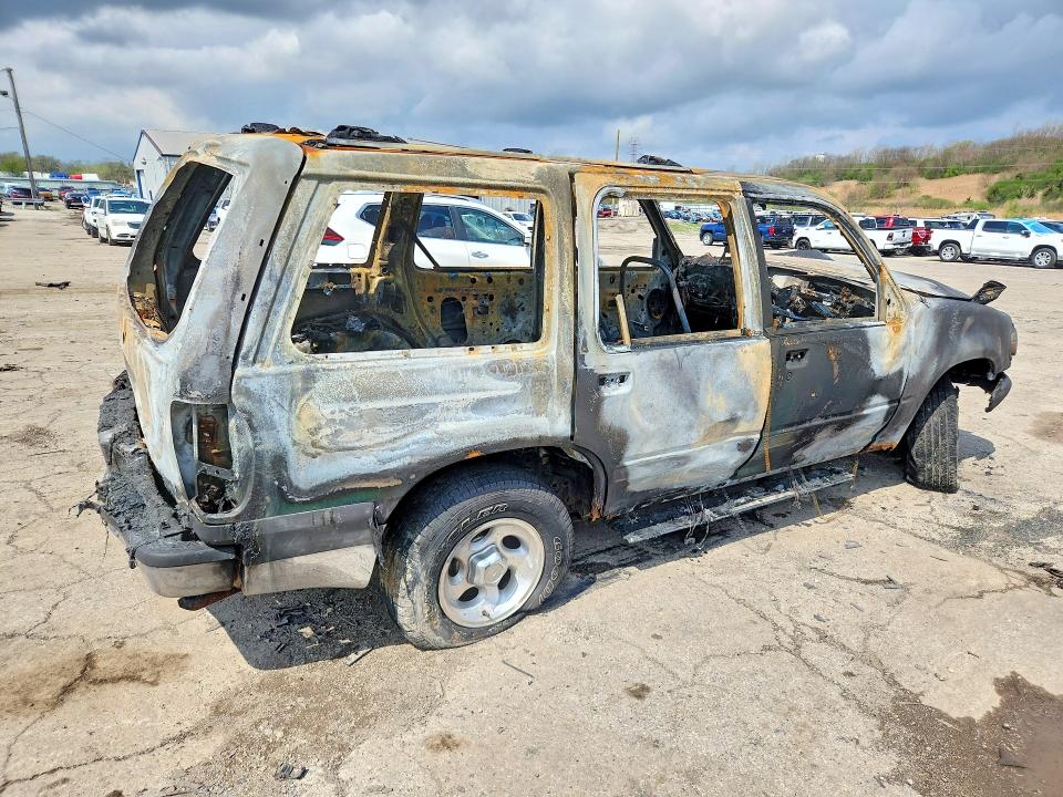 Foto 3 de la subasta – 2000 FORD EXPLORER con VIN 1FMZU73X1YZC34065