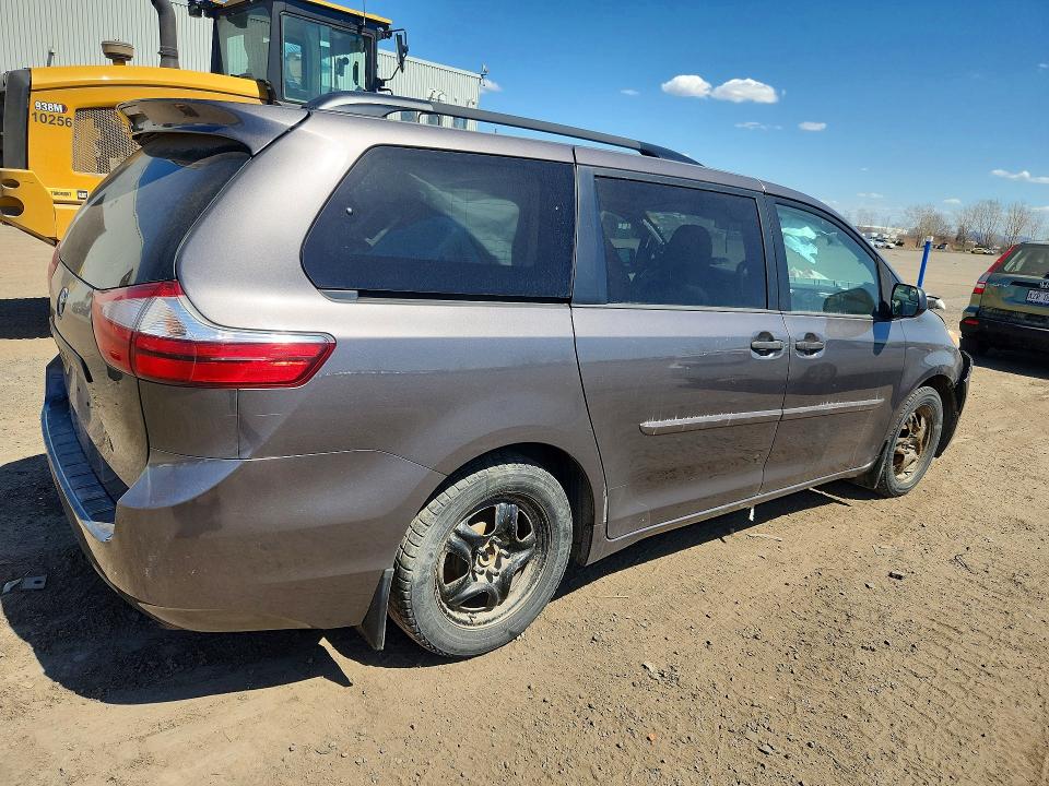 Photo 3 from auction – 2015 TOYOTA SIENNA with VIN 5TDZK3DC9FS570799