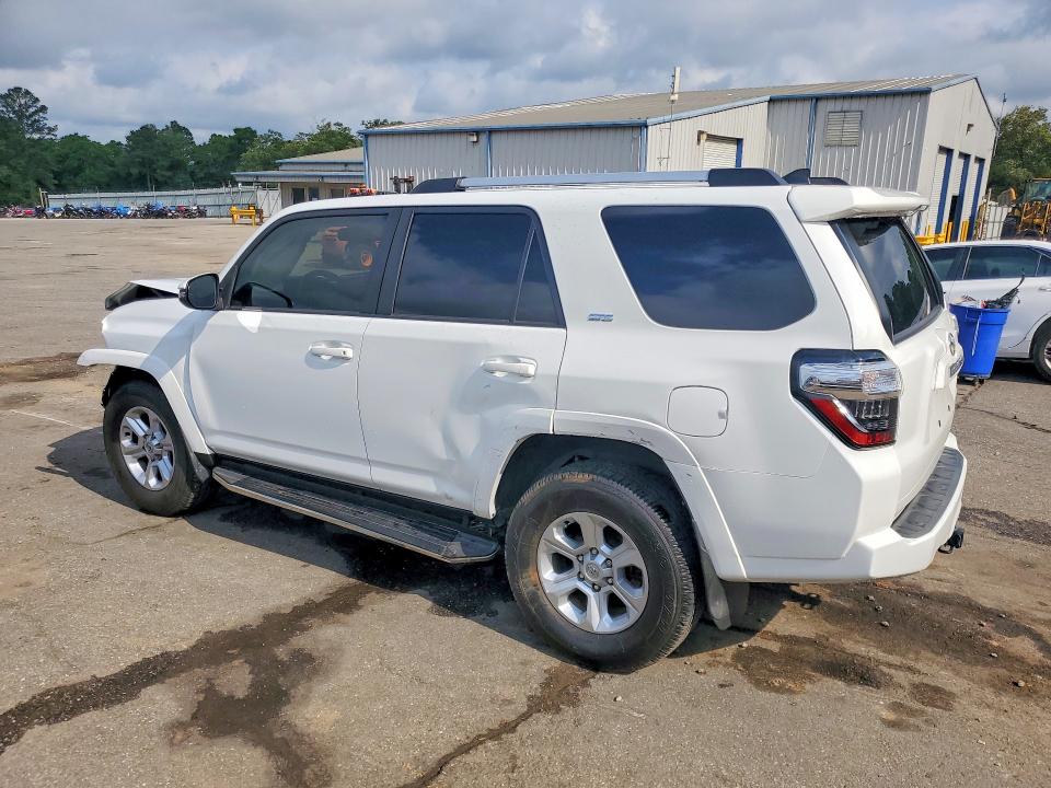 Photo 2 from auction – 2022 TOYOTA 4RUNNER with VIN JTEFU5JR1N5261135