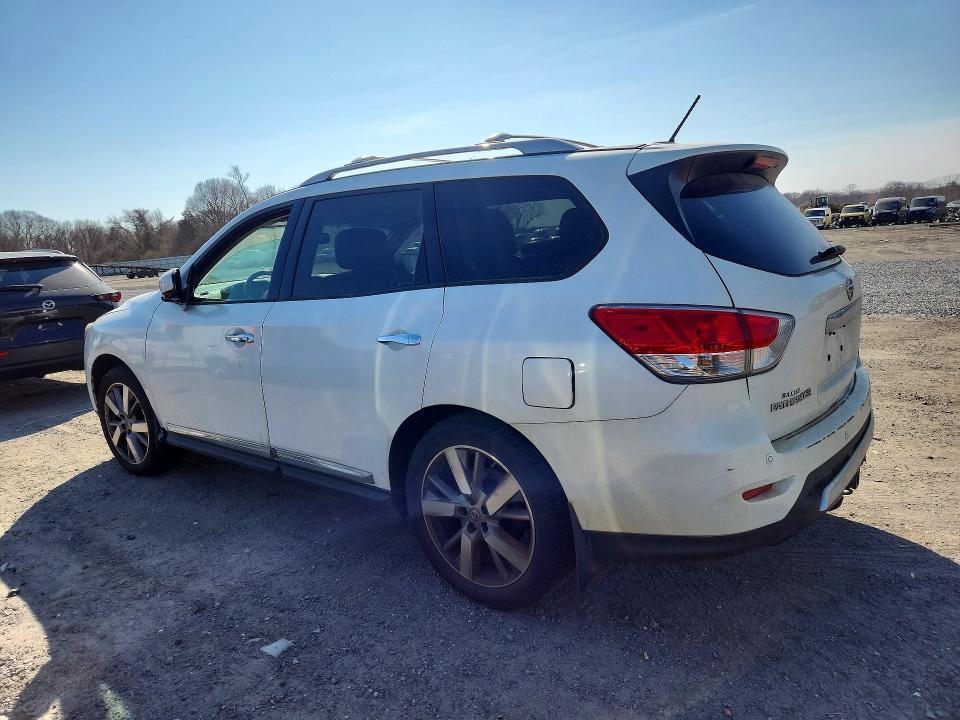 Photo 2 from auction – 2015 NISSAN PATHFINDER with VIN 5N1AR2MM8FC680848