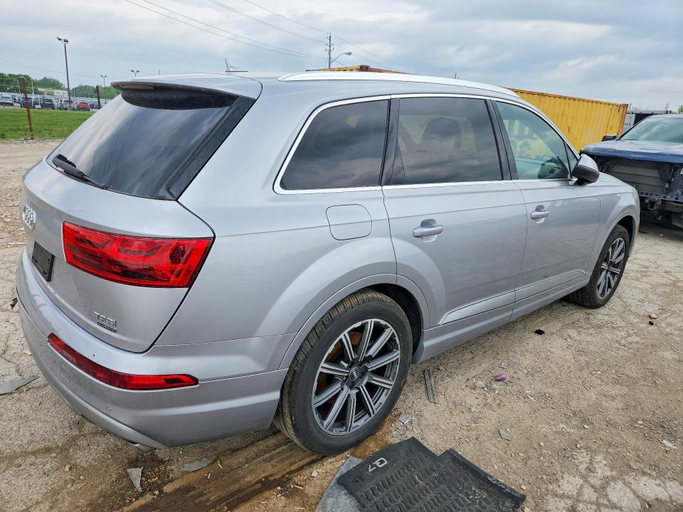 Photo 3 from auction – 2017 AUDI Q7 with VIN WA1VAAF70HD026402
