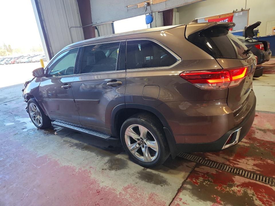 Photo 2 from auction – 2018 TOYOTA HIGHLANDER with VIN 5TDYZRFH7JS249565