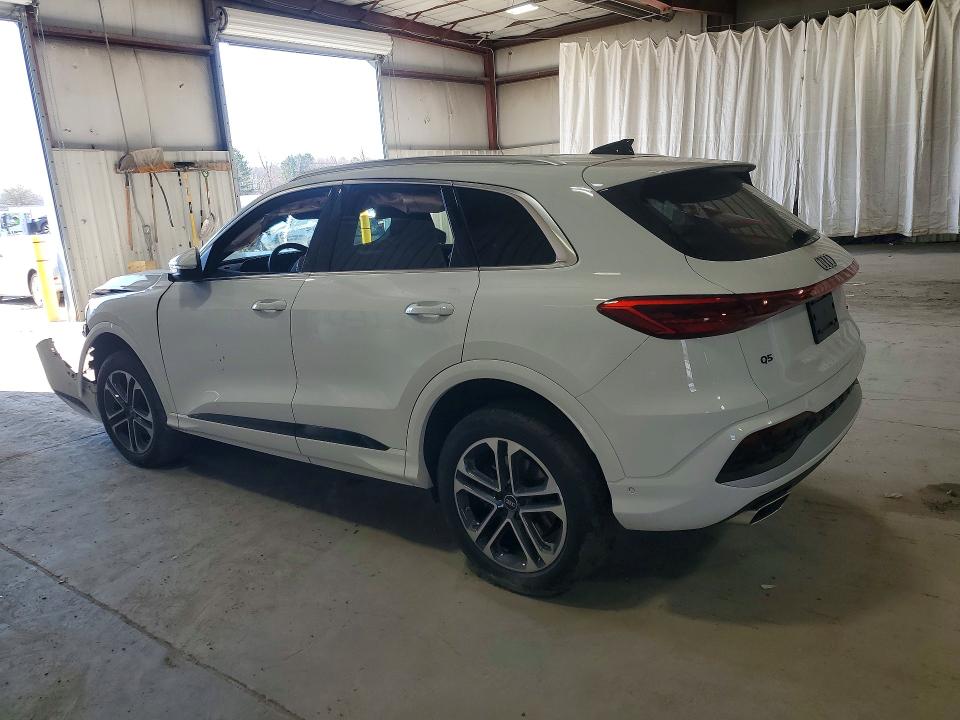 Photo 2 from auction – 2025 AUDI Q5 with VIN WA11AAGU4S2097429