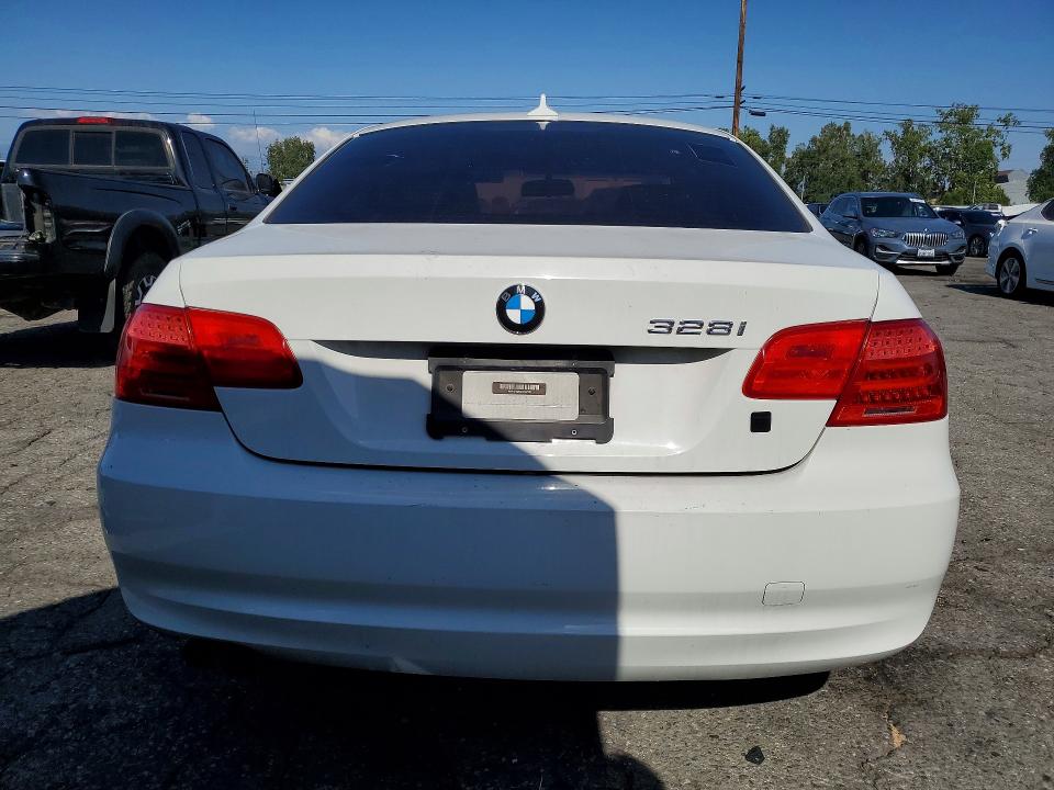 Photo 6 from auction – 2013 BMW 328 with VIN WBAKE5C51DJ107537