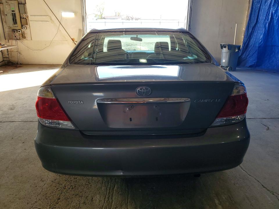 Photo 6 from auction – 2005 TOYOTA CAMRY with VIN 4T1BE30K05U509840