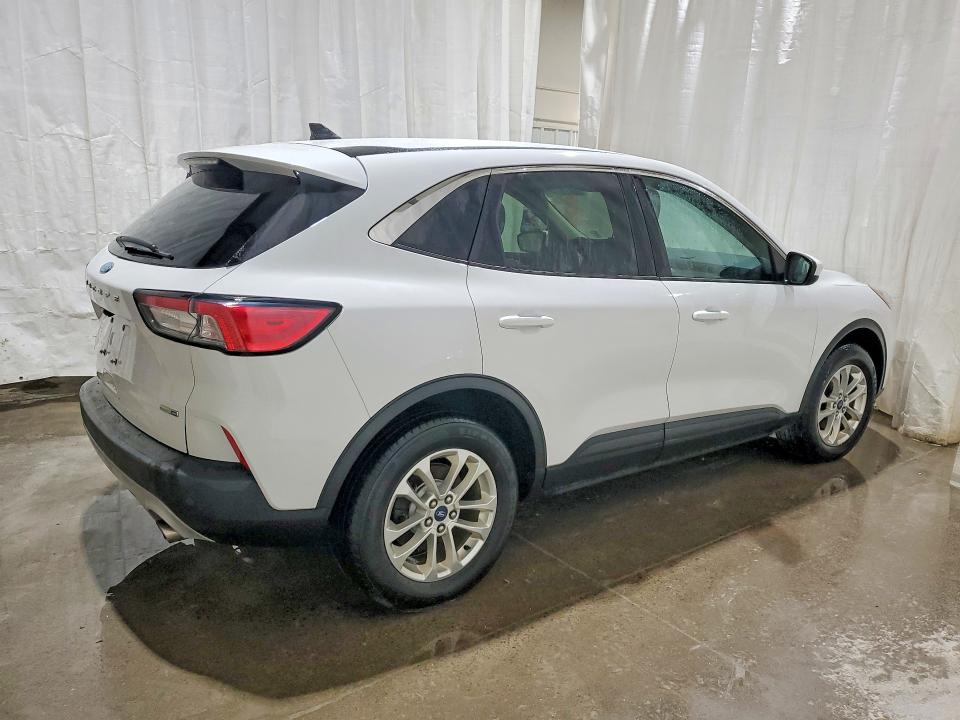 Photo 3 from auction – 2020 FORD ESCAPE with VIN 1FMCU9G60LUB14959