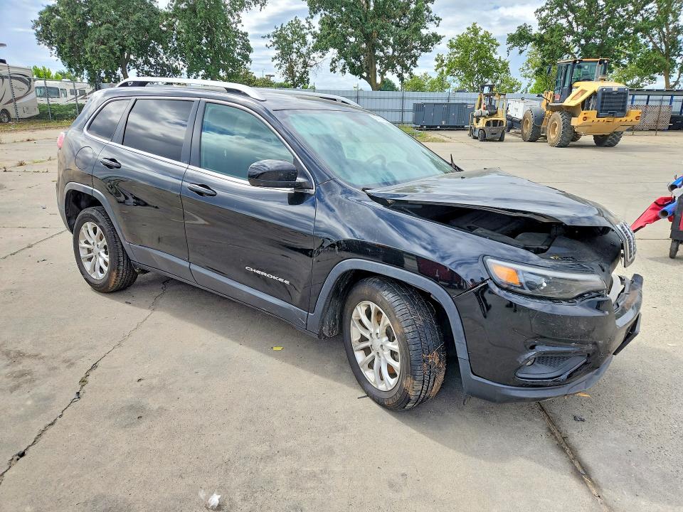 Photo 4 from auction – 2019 JEEP CHEROKEE with VIN 1C4PJLCBXKD262033
