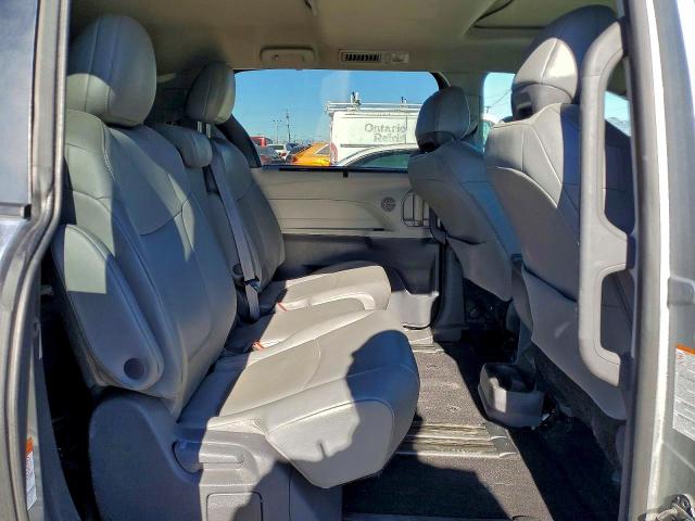 Photo 11 from auction – 2021 TOYOTA SIENNA with VIN 5TDYRKEC2MS029736