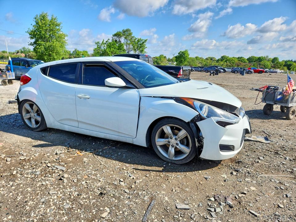 Photo 4 from auction – 2014 HYUNDAI VELOSTER with VIN KMHTC6AD7EU183580