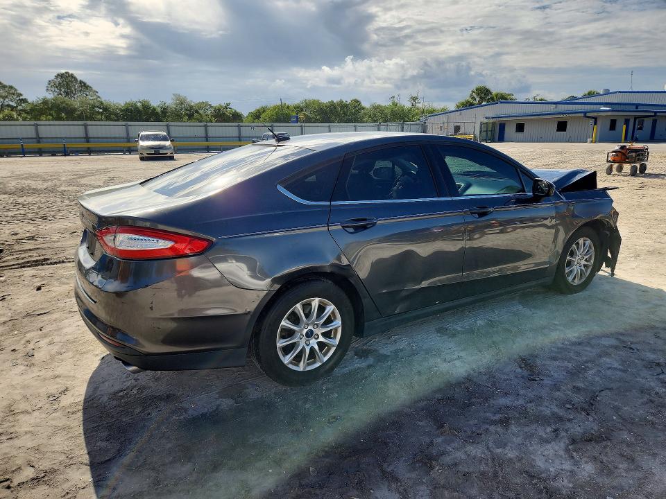 Photo 3 from auction – 2016 FORD FUSION with VIN 3FA6P0G71GR275501