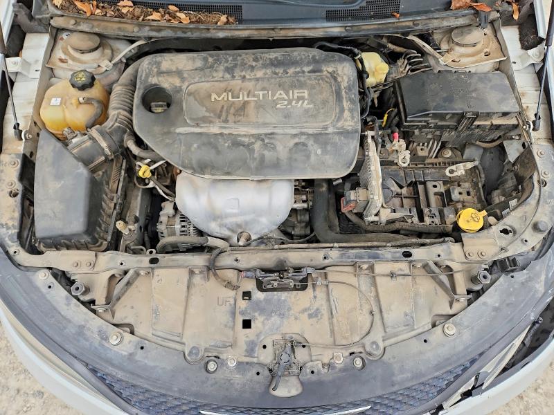 Photo 11 from auction – 2015 CHRYSLER 200 with VIN 1C3CCCBB8FN713197