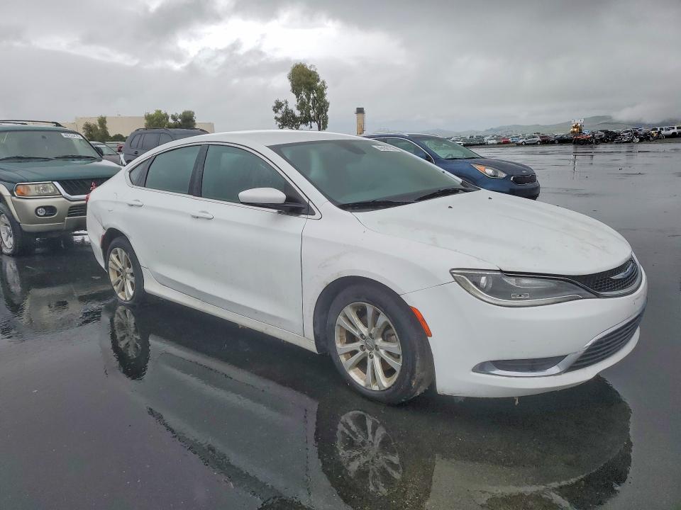 Photo 4 from auction – 2016 CHRYSLER 200 with VIN 1C3CCCAB1GN154790