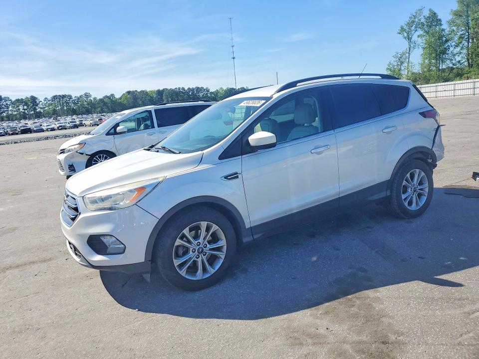 FORD ESCAPE 2017 with VIN 1FMCU0GD1HUA31350 - Photo from auction