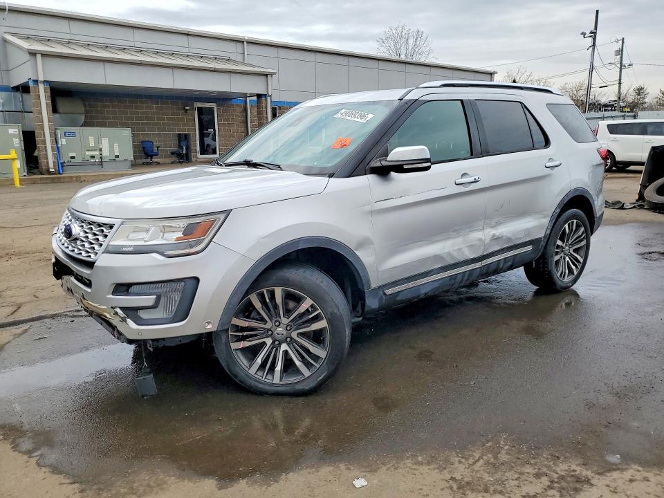 FORD EXPLORER 2017 with VIN 1FM5K8HT6HGD17423 - Photo from auction
