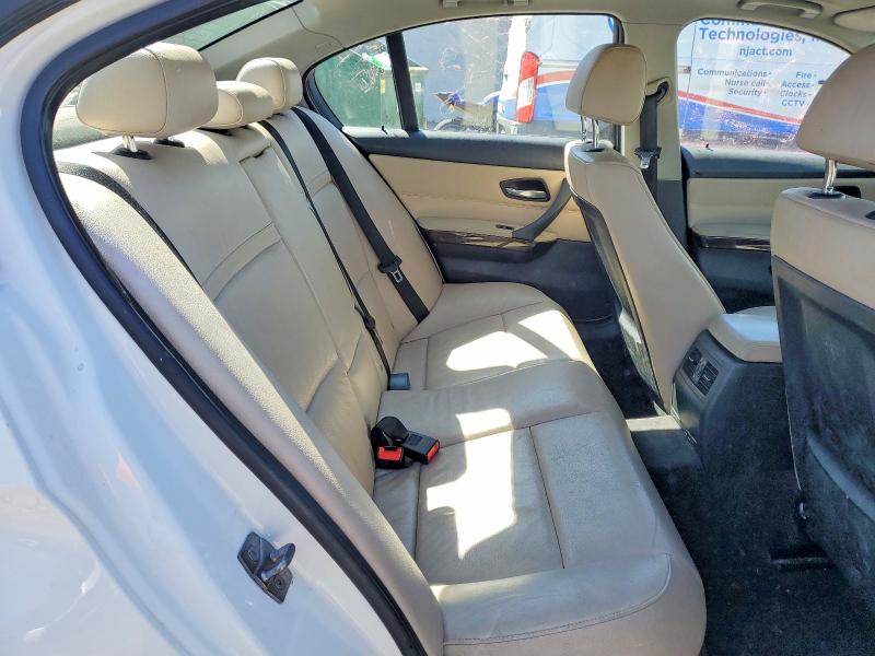 Photo 10 from auction – 2011 BMW 328 with VIN WBAPK7C56BA973466