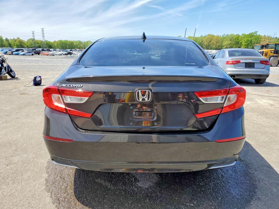Photo 6 from auction – 2018 HONDA ACCORD with VIN 1HGCV1F56JA071854