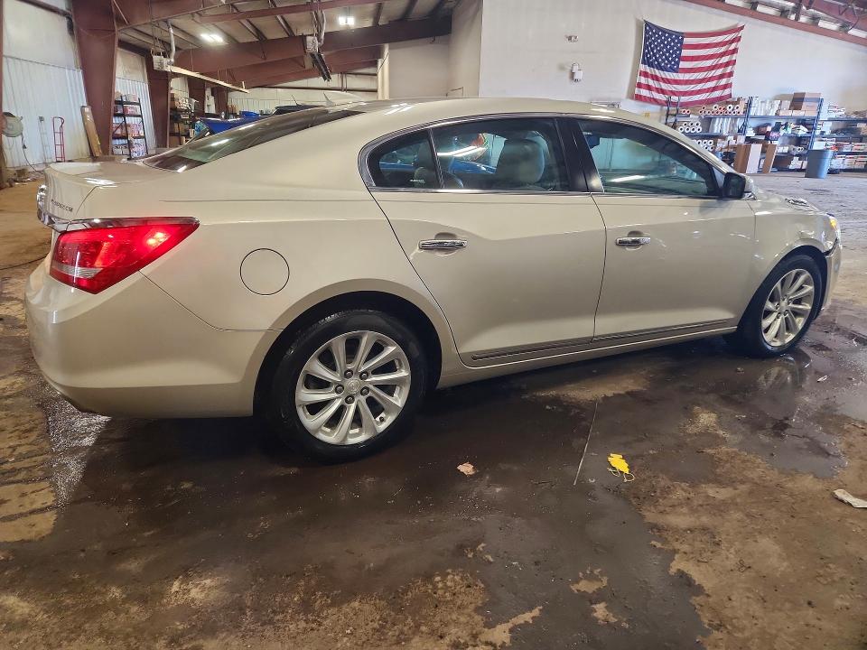 Photo 3 from auction – 2015 BUICK LACROSSE with VIN 1G4GB5G33FF319402