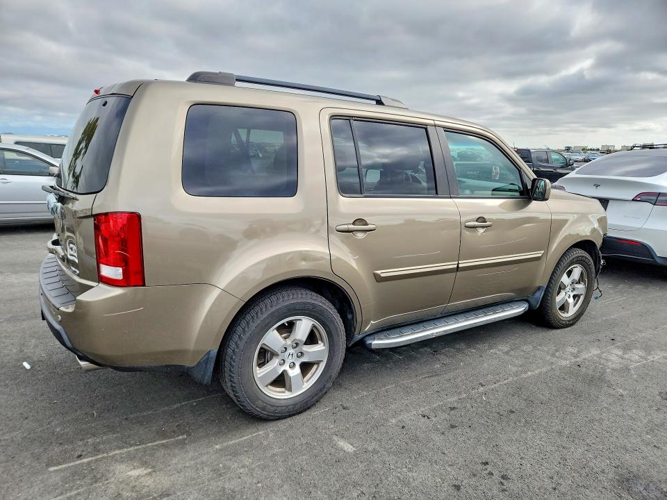 Photo 3 from auction – 2011 HONDA PILOT with VIN 5FNYF4H49BB105592