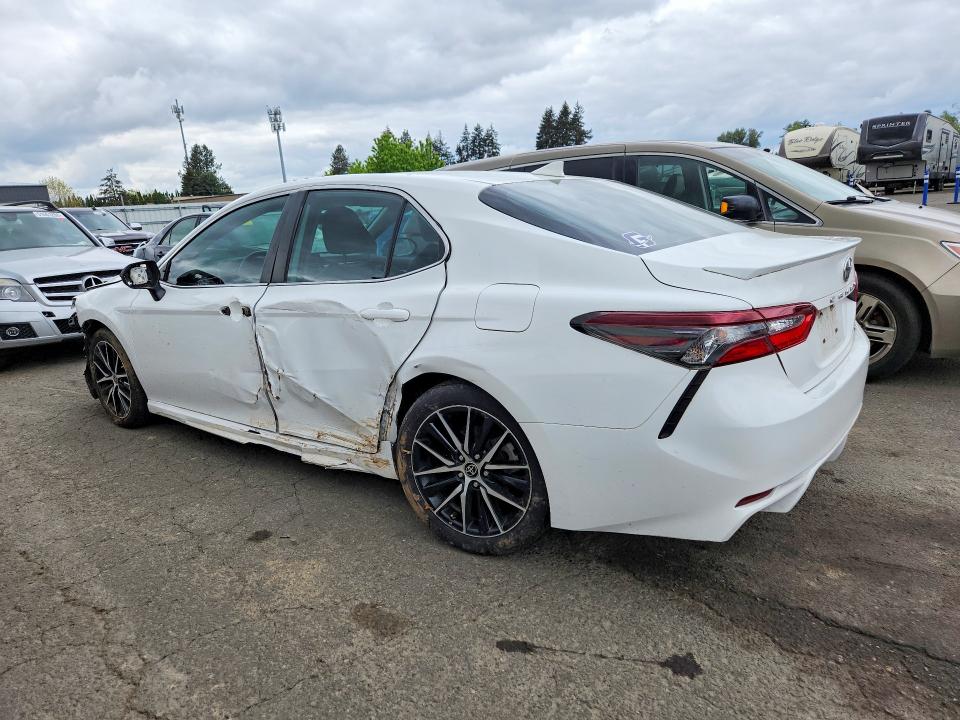 Photo 2 from auction – 2021 TOYOTA CAMRY with VIN 4T1G11AK2MU595705