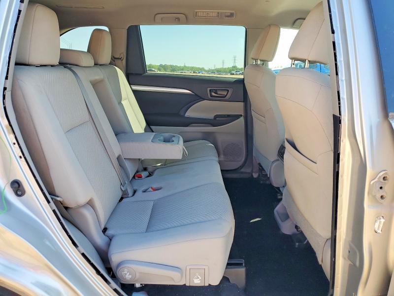 Photo 11 from auction – 2017 TOYOTA HIGHLANDER with VIN 5TDZARFHXHS027155