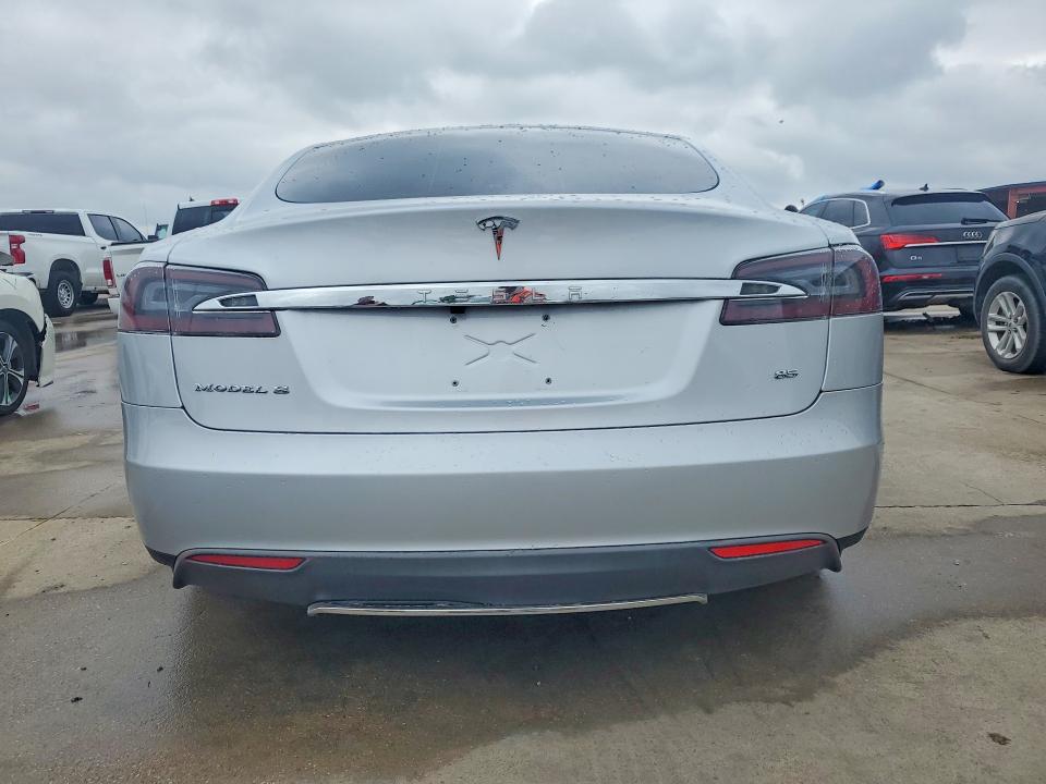 Photo 6 from auction – 2013 TESLA MODEL S with VIN 5YJSA1CN5DFP15737