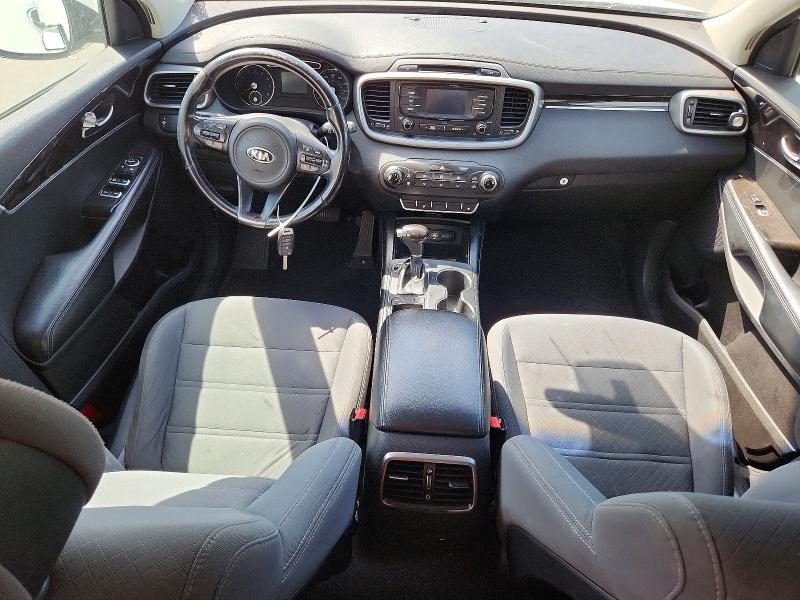 Photo 8 from auction – 2016 KIA SORENTO with VIN 5XYPG4A35GG016824