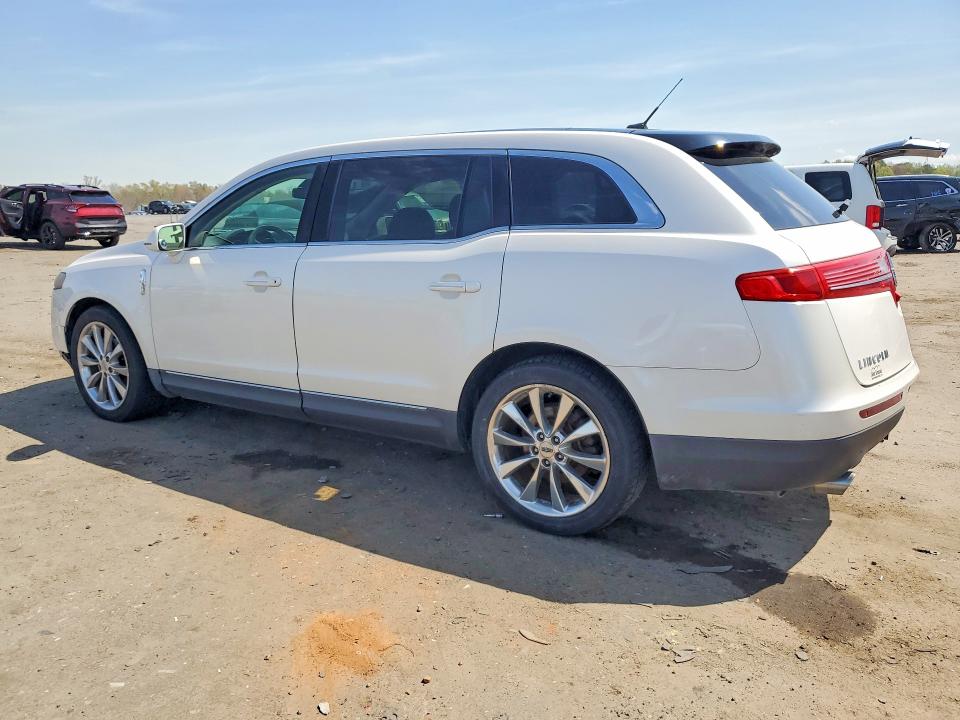 Photo 2 from auction – 2011 LINCOLN MKT with VIN 2LMHJ5ATXBBJ54769
