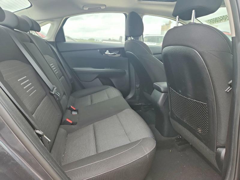Photo 10 from auction – 2019 KIA FORTE with VIN 3KPF34AD4KE026380
