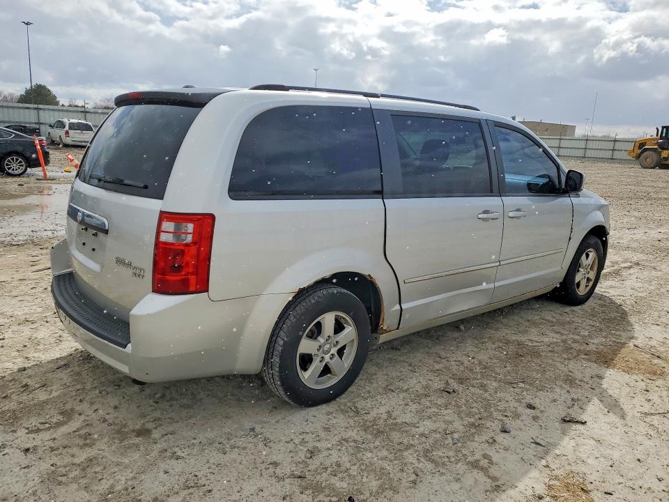 Photo 3 from auction – 2010 DODGE GRAND CARAVAN with VIN 2D4RN5D1XAR268704