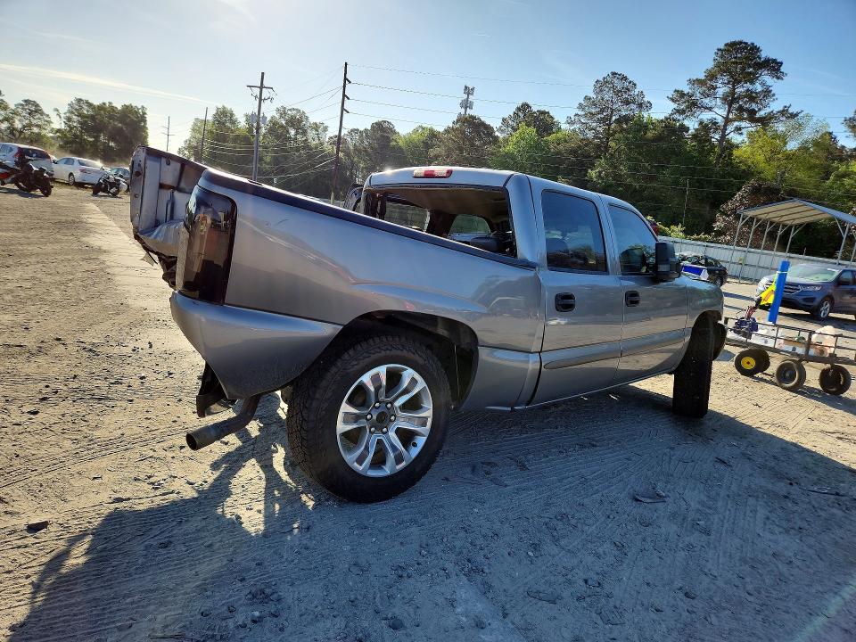 Photo 3 from auction – 2006 GMC NEW SIERRA with VIN 2GTEC13TX61120135