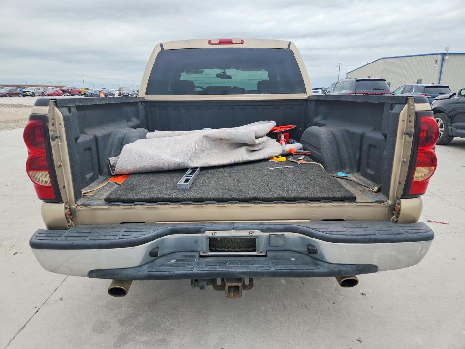 Photo 6 from auction – 2004 CHEVROLET SILVERADO with VIN 2GCEC13T141293006