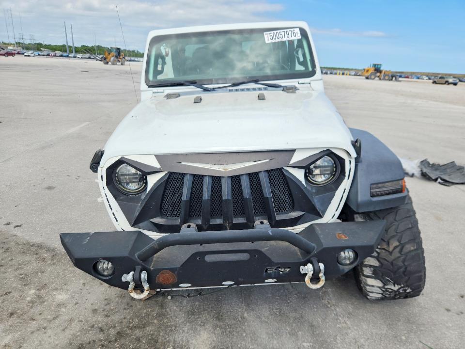 Photo 5 from auction – 2020 JEEP GLADIATOR with VIN 1C6HJTAG7LL186482